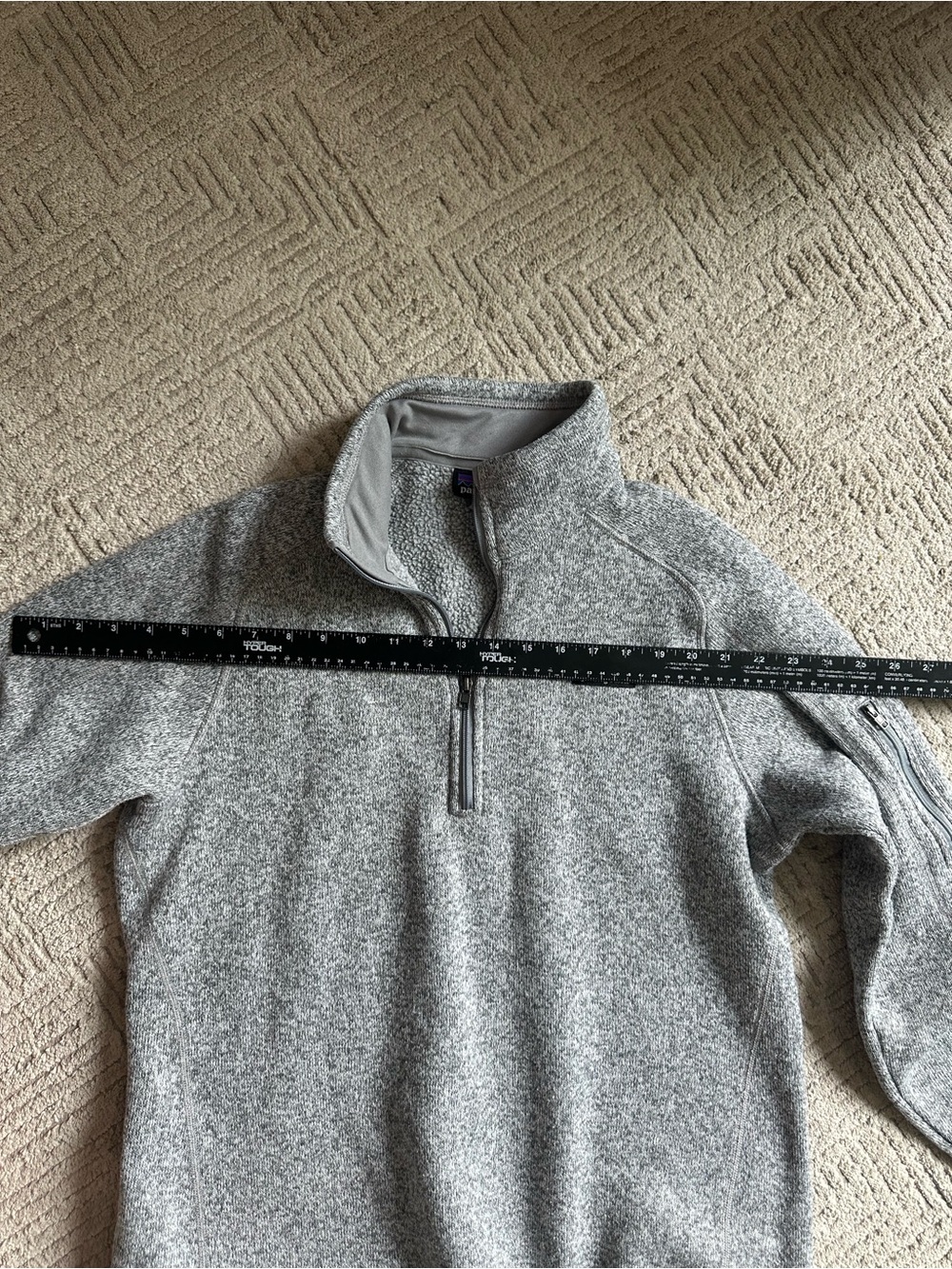 Patagonia Women's Heather Gray Quarter-Zip Fleece Pullover - Picture 12 of 13